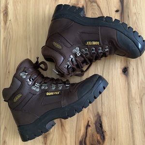 Cabela’s Gore-Tex boots EUC
